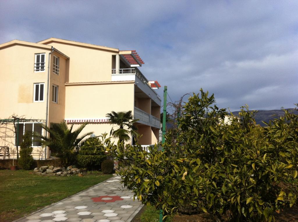 Apartaments Queen Улцинь Экстерьер фото