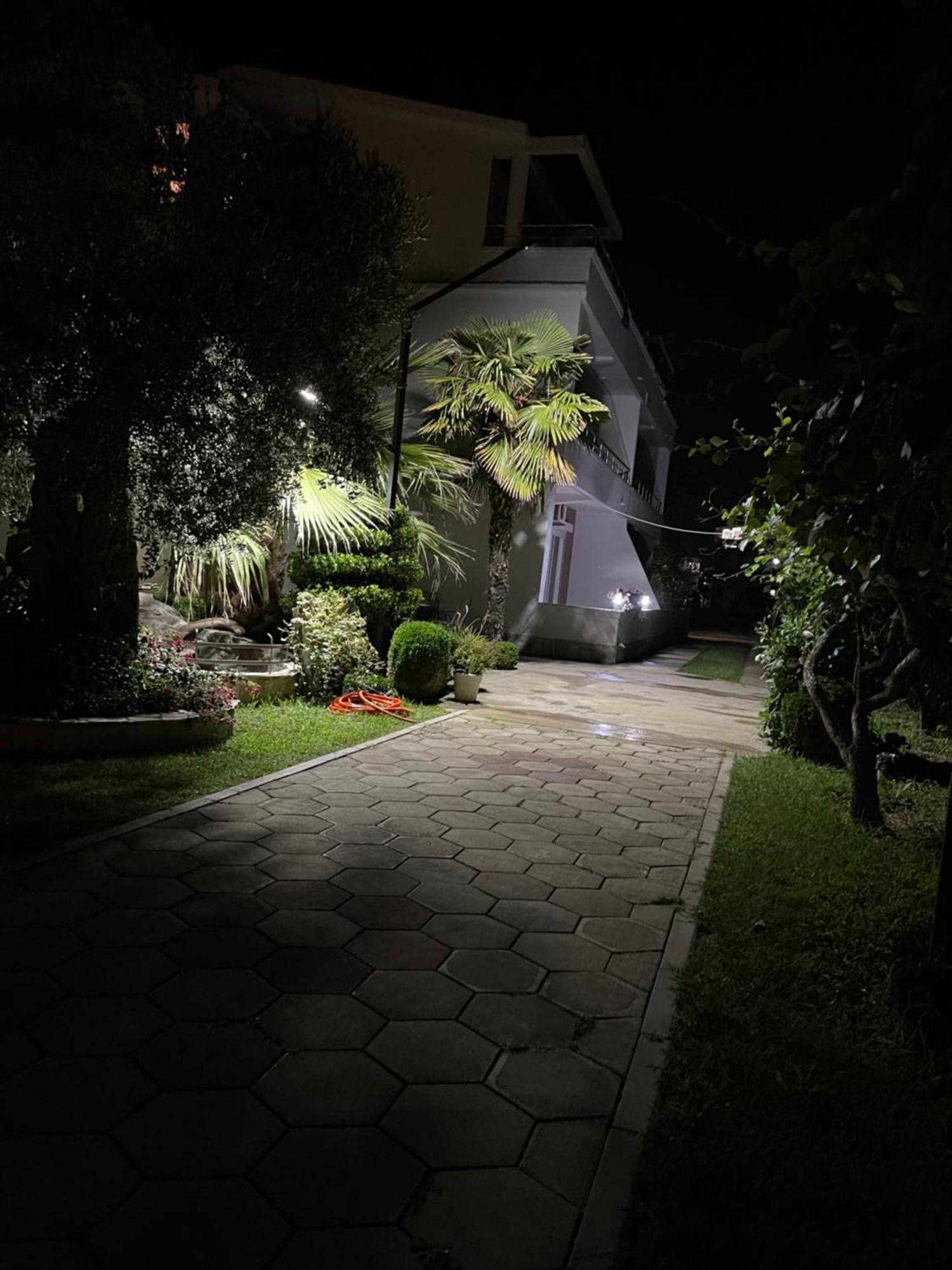 Apartaments Queen Улцинь Экстерьер фото