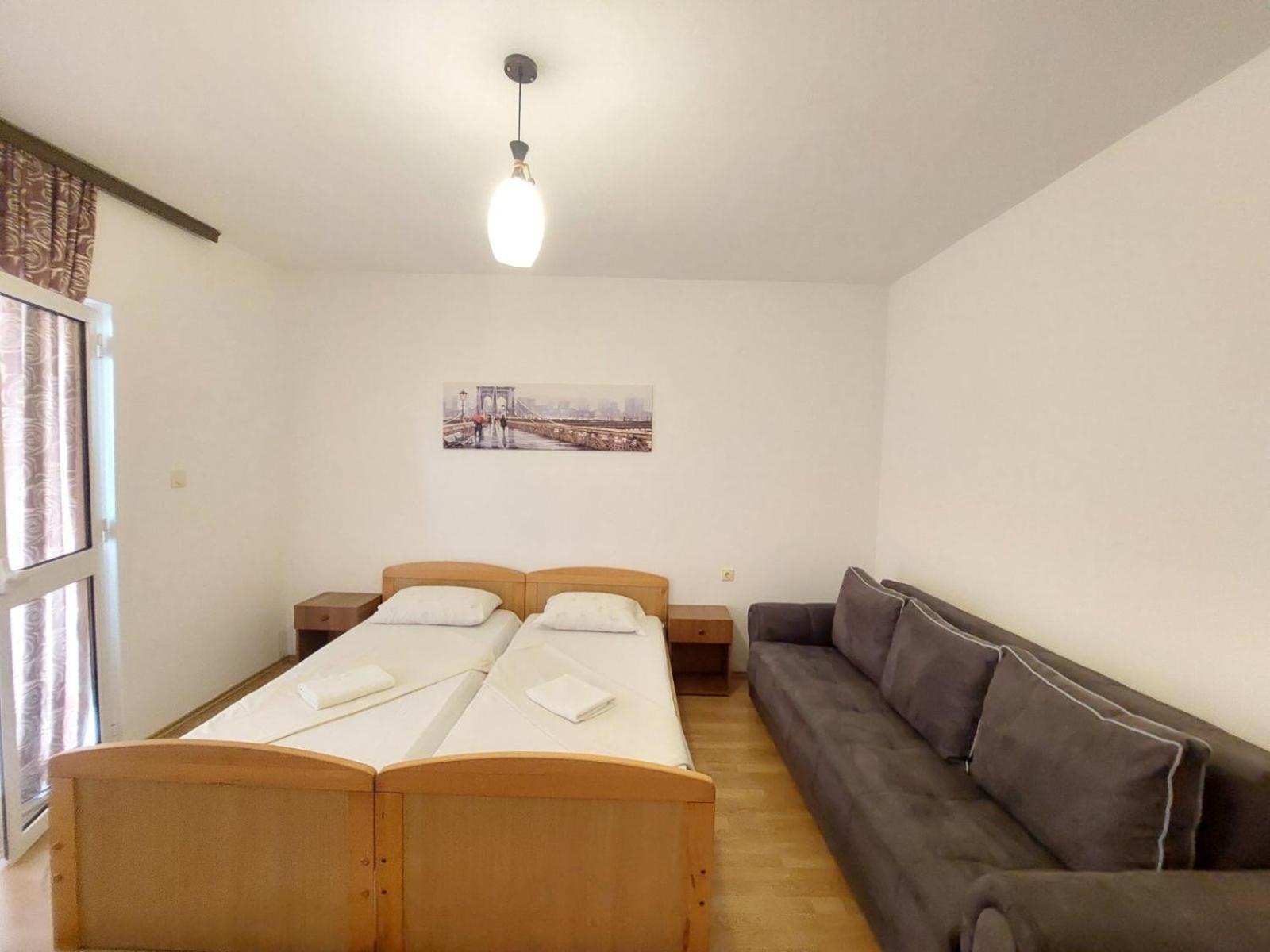 Apartaments Queen Улцинь Экстерьер фото